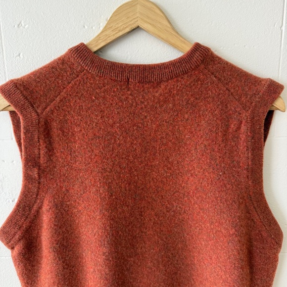 L.L. Bean | Vintage Brick V-Neck Lambswool Preppy Sweater Vest | Size Medium - Picture 8 of 9